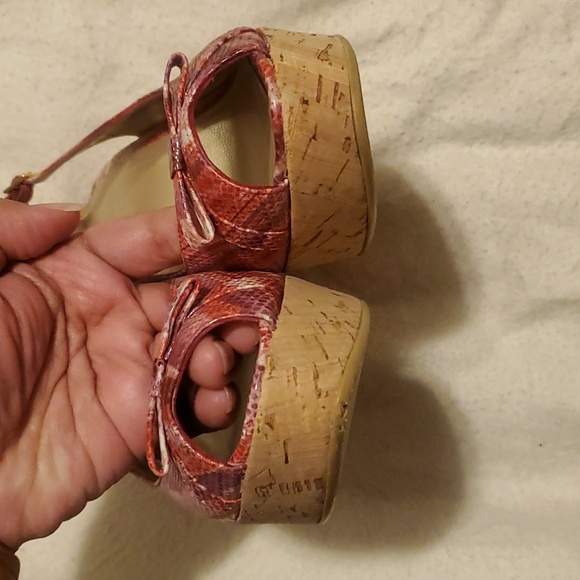 Stuart Weitzman Wedges 7 1/2 M - Picture 5 of 12